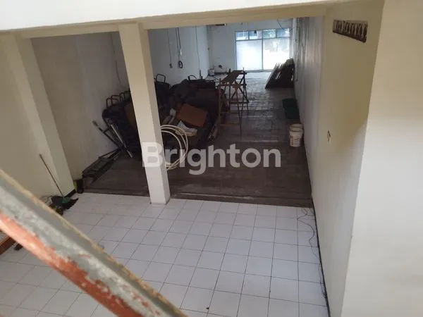 image DI JUAL RUKO 3 SETENGAH LANTAI (1)