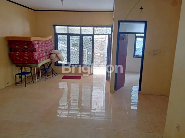 RUMAH 3 LT SIAP HUNI,BERSIH,NYAMAN,STRATEGIS MUDAH DI JANGKAU