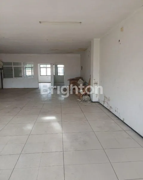 image RUKO 2 LANTAI NOL JALAN RAYA URIP SUMOHARJO DEKAT  KEBUN BINATANG SURABAYA ( K 10 ) (3)