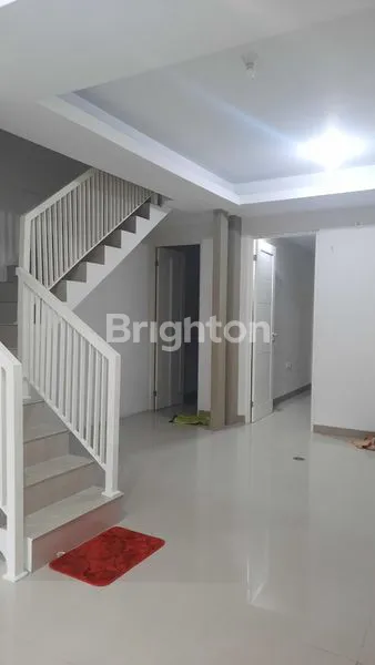 image RUMAH MINIMALIS 3 LANTAI DI WISMA PERMAI (8)