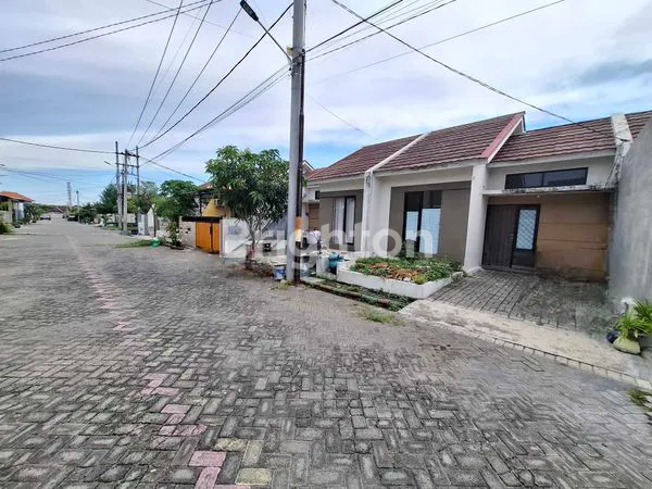 image RUMAH JADE SUDIMORO TULANGAN SIDOARJO (3)