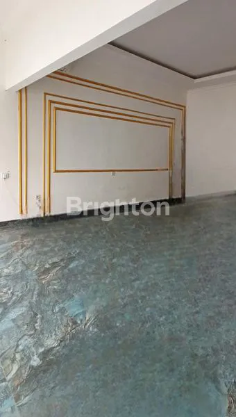 image RUMAH LUAS DEPAN JALAN RAYA. COCOK UNTUK TEMPAT USAHA (5)