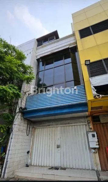 RUKO 4 LANTAI, TENGAH KOTA, PUSAT BISNIS, COCOK UNTUK KANTOR, DAERAH AMBENGAN