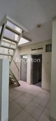 RUMAH SIAP HUNI DI TAMAN HOLIS INDAH