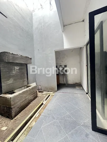 image DIJUAL RUMAH EX SALON BELAKANG UNTAG SURABAYA (7)