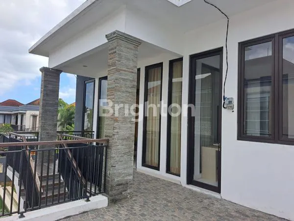 image RUMAH MEWAH 2 LANTAI FULLY FURNISHED DI JIMBARAN (3)