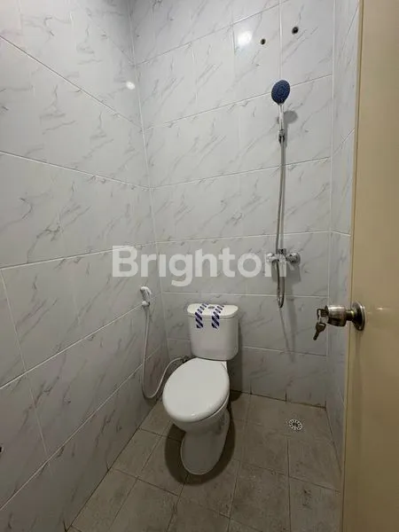 image RUMAH BARU 3 LANTAI STARTEGIS DI VIKAMAS VILLA KAPUK MAS JAKARTA UTARA (6)