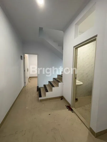 image RUMAH BARU 3 LANTAI STARTEGIS DI VIKAMAS VILLA KAPUK MAS JAKARTA UTARA (1)