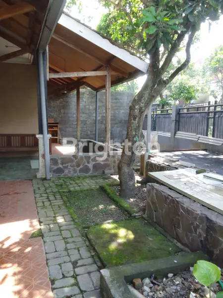 image RUMAH 2 LANTAI, KONDISI RUMAH MASIH BAGUS, LOKASI STRATEGIS DI SAWOJAJAR, MALANG (1)