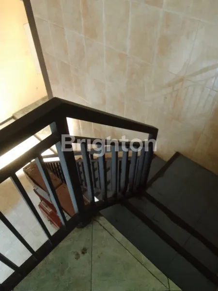 image RUMAH 2 LANTAI, KONDISI RUMAH MASIH BAGUS, LOKASI STRATEGIS DI SAWOJAJAR, MALANG (8)