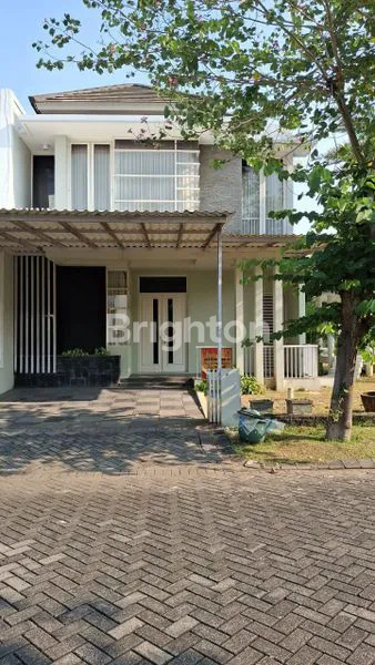 RUMAH 2 LANTAI ROYAL RESIDENCE