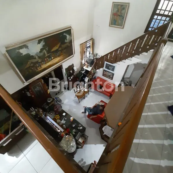 image RUMAH MEWAH LOKASI STRATEGIS DI KOTA ATAS SEMARANG SELATAN (8)
