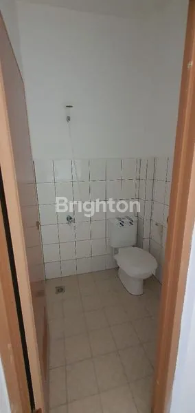 image RUKO LOKASI STRATEGIS 4 LANTAI SIAP HUNI ROW JALAN 2 MOBIL DI CIDENG (3)