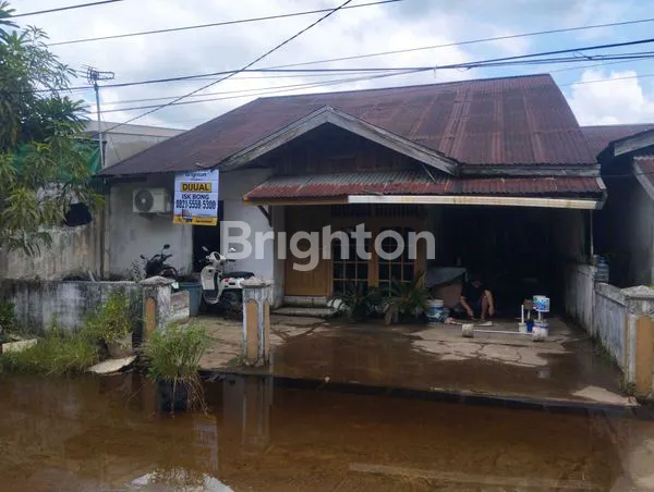 image RUMAH DALAM KOMPLEK PERUMAHAN COCOK UNTUK KOSTAN KUBU RAYA KALBAR (1)