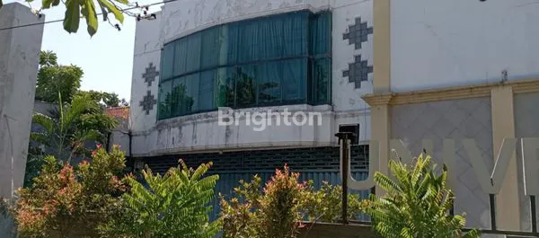 GEDUNG DI RAYA NGINDEN