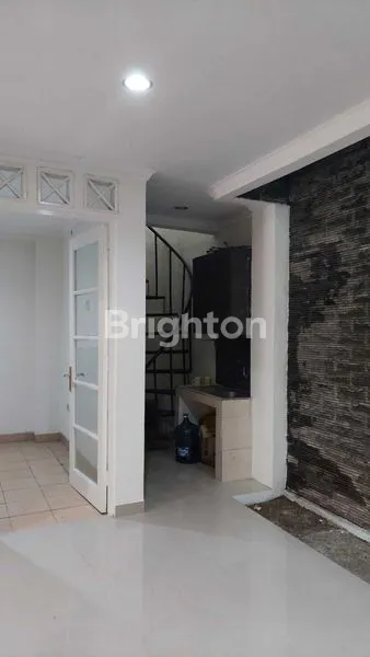 image RUMAH 2 LT KOTA WISATA (5)