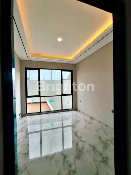 image RUMAH DI MANYAR KERTOAJO 2 LANTAI BARU GRESS (2)