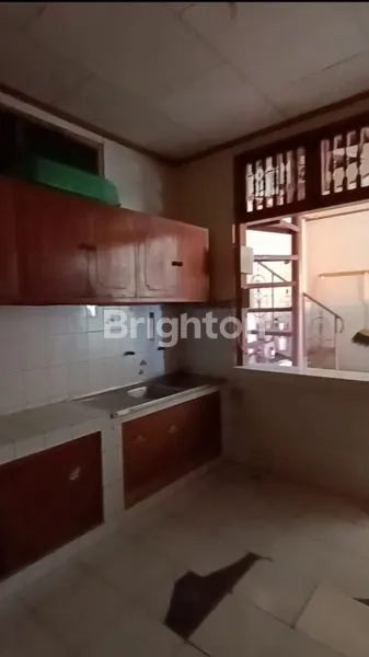 image RUMAH GAYA KLASIK KAMAR 6 COCOK UNTUK KELUARGA BESAR DENPASAR BARAT\N (5)