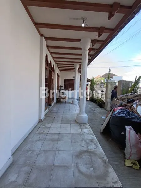 image RUMAH GAYA KLASIK KAMAR 6 COCOK UNTUK KELUARGA BESAR DENPASAR BARAT\N (7)