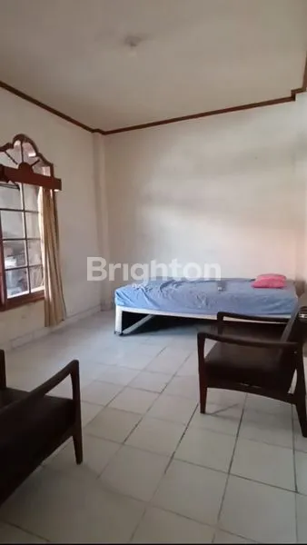 image RUMAH GAYA KLASIK KAMAR 6 COCOK UNTUK KELUARGA BESAR DENPASAR BARAT\N (8)