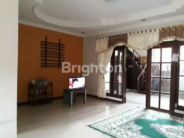 image RUMAH CANTIK DEKAT KOLAM RENANG WIKA (3)