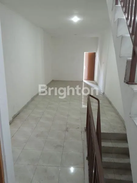 image RUMAH MINIMALIS SIAP HUNI 4 LANTAI DI PETOJO (4)