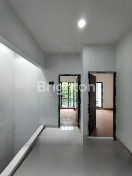 image RUMAH BARU DI MERUYA UTARA, JAKARTA BARAT. 4 KAMAR TIDUR. BONUS KITCHEN SET DAN 1 SET KURSI TAMAN (4)