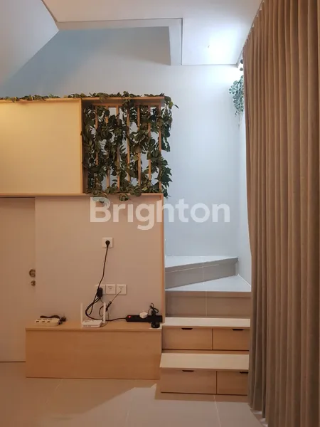 image RUMAH MINIMALIS SPLIT LEVEL FULL FURNISH DI NORTHWEST CITRALAND DEKAT UC, GWALK DAN GRAND PAKUWON (3)