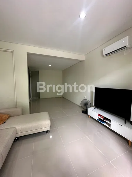 image RUMAH MINIMALIS FULL RENOV DI CITRALAND DEKAT UC, GRAND PAKUWON DAN GRAHA NATURA (3)