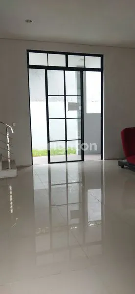 image RUMAH MEWAH 2 LANTAI DI CITRA HARMONI ROTTERDAM (2)