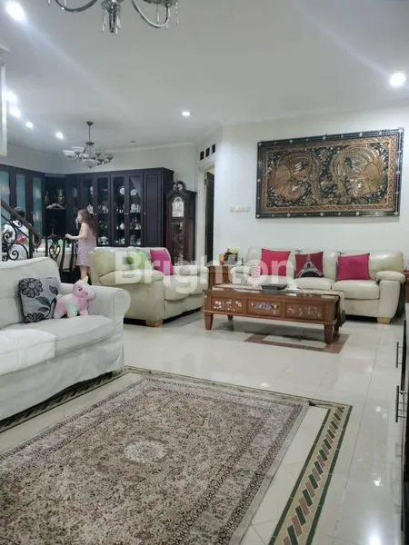 image RUMAH METRO PERMATA DEKAT PINTU TOL KARANG TENGAH HOOK LUAS BAGUS TERAWAT AMAN RAPI STRATEGIS  KARANG TENGAH CILEDUG TANGERANG (2)