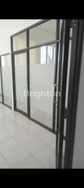 image DISEWAKAN RUKO / 2 LT  COCOK UNTUK KANTOR / SHOWROOM/ USAHA DI JALAN RAYA MAJAPAHIT JALAN PROTOKOL KOTA  SEMARANG  (6)