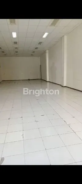 image DISEWAKAN RUKO / 2 LT  COCOK UNTUK KANTOR / SHOWROOM/ USAHA DI JALAN RAYA MAJAPAHIT JALAN PROTOKOL KOTA  SEMARANG  (2)