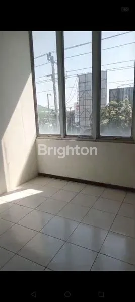 image DISEWAKAN RUKO / 2 LT  COCOK UNTUK KANTOR / SHOWROOM/ USAHA DI JALAN RAYA MAJAPAHIT JALAN PROTOKOL KOTA  SEMARANG  (7)