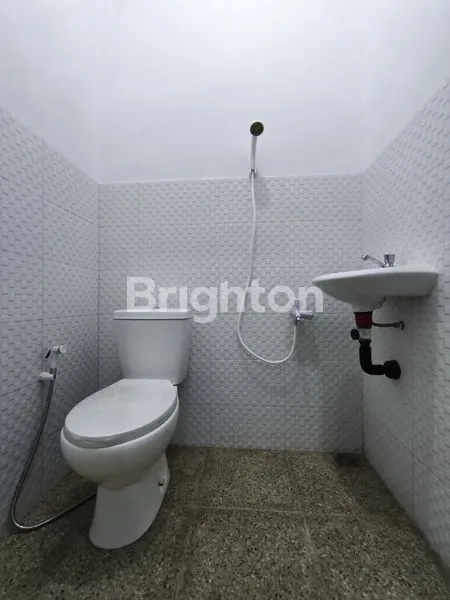 image KOST DEKAT SMA REGINA PACIS SURAKARTA DEKAT EXIT TOL LOKASI DEKAT MANAHAN DEKAT FAJAR INDAH LOKASI STRATEGIS (4)