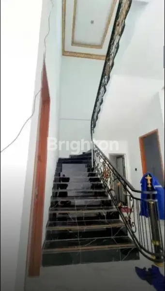 image RUMAH MEWAH MANYAR REJO (5)