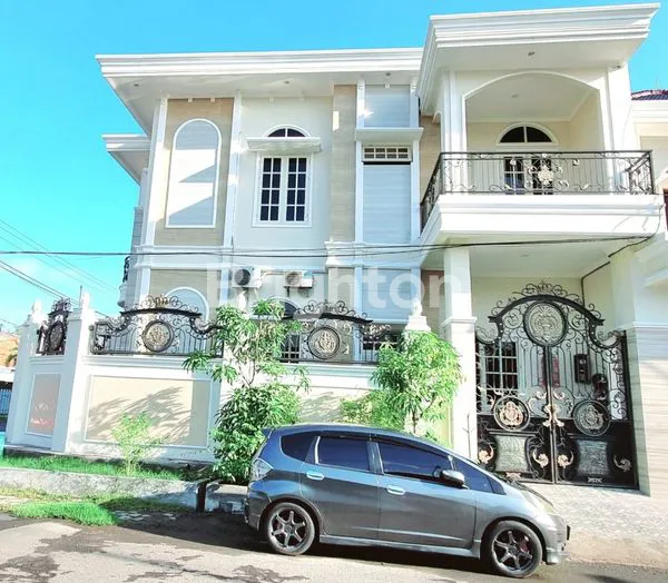 image RUMAH MEWAH MANYAR REJO (1)