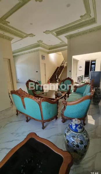 image RUMAH MEWAH MANYAR REJO (7)