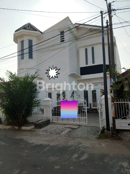 RUMAH DESAIN MEWAH DALAM KOMPLEK STRATEGIS GANDUS SUMATERA SELATAN