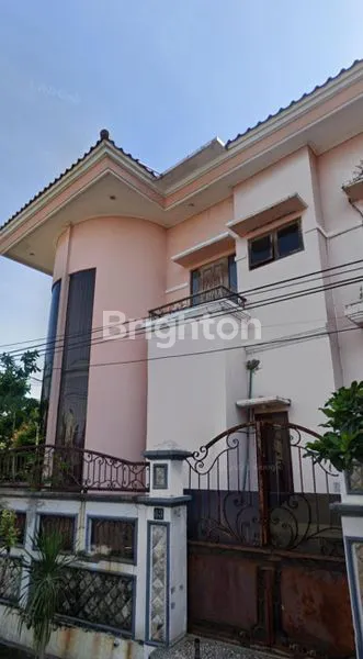 image RUMAH MEWAH SIAP HUNI DEKAT UNIVERSITAS PETRA (1)