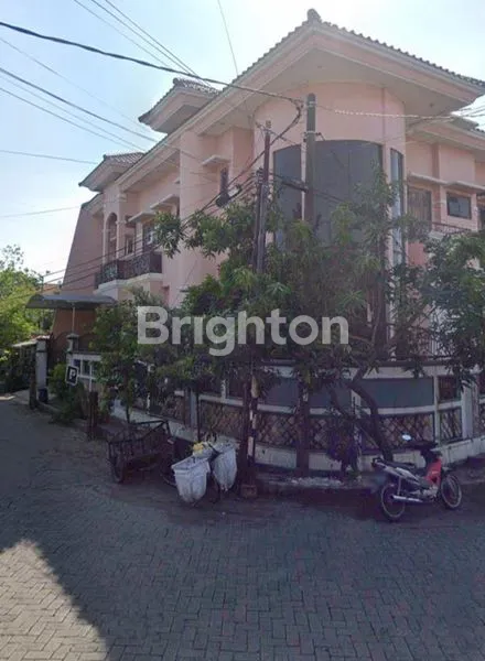 image RUMAH MEWAH SIAP HUNI DEKAT UNIVERSITAS PETRA (3)