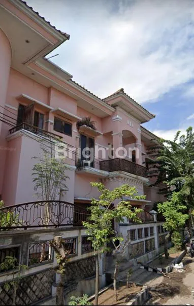 image RUMAH MEWAH SIAP HUNI DEKAT UNIVERSITAS PETRA (5)