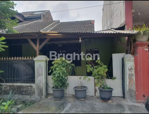 ' RUMAH DI HITUNG TANAHNYA SAJA, DI JUAL CEPAT, LOKASI STRATEGIS DIPERUMAHAN, TAMAN ROYAL, CIPONDOH, TANGERANG '