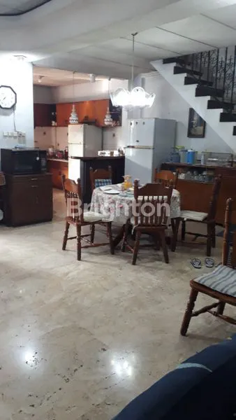 image RUMAH LUAS TERAWAT DI AREA KOMERSIAL JALAN KUTAI (6)