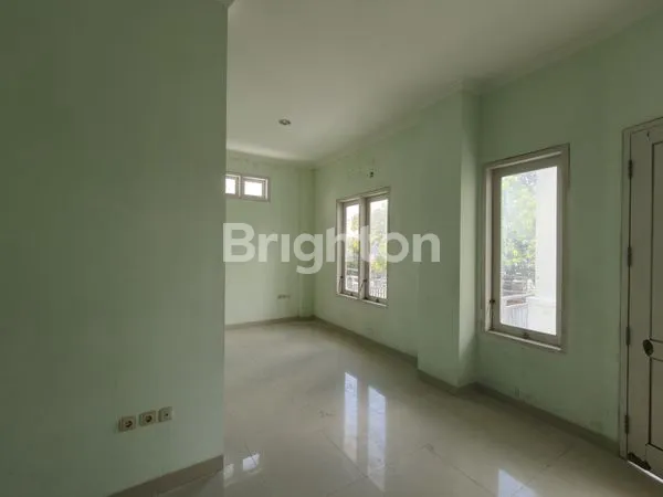 image DIJUAL/DISEWA RUMAH SIAP HUNI – LOKASI STRATEGIS. BANGUNAN LUAS & LEBAR DEPAN 17 METER , 5 MENIT KE UNIPMA, 10 MENIT KE PUSAT KOTA JALAN RAYA HARGA 2, 69 M NEGO (2)