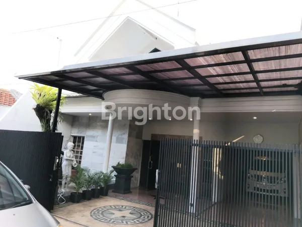 image RUMAH MEWAH 1 LANTAI DI RUNGKUT, LT 200M² SIAP HUNI (1)