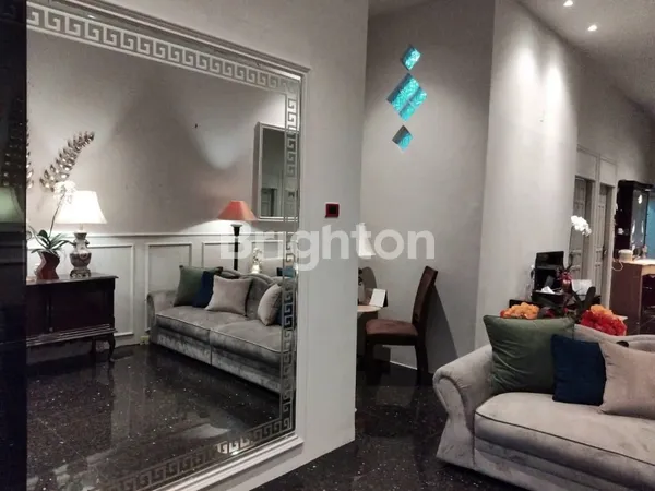 image RUMAH MEWAH 1 LANTAI DI RUNGKUT, LT 200M² SIAP HUNI (5)