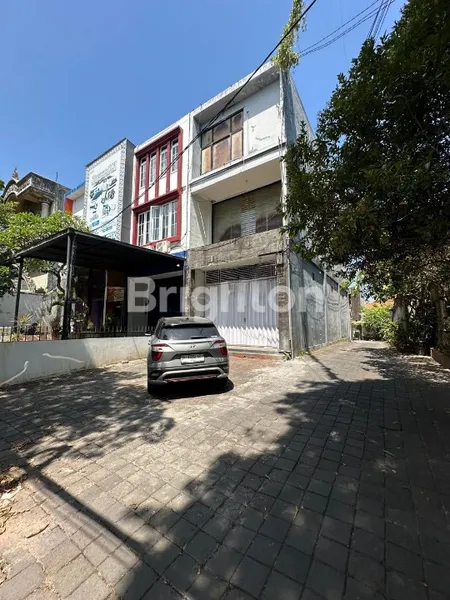 image RUKO 3 LANTAI  LOKASI STRATEGIS PUSAT BISNIS DAN PERDACANGAN , DAERAH KOMERSIAL YANG RAMAI PUSAT PERKANTORAN DAN OERBANKAN (1)