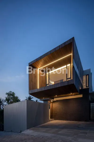 image BRAND NEW TROPICAL MODERN VILLA DI CEMAGI DEKAT PANTAI (3)