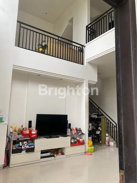 image RUMAH VILLA TAMAN TELAGA SIAP HUNI LOKASI STRATEGIS  (3)